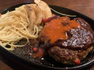 【制限時間２０分】デスソース大量使用！！炎の激辛死神ハンバーグに完食チャレンジ！