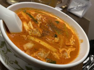 ラーメン業界の常識を覆す？濃厚海老クリーム激辛トマト麺をすする。【Hot tomato noodls】