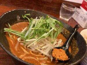 【超激辛カプサイシンソース入り】辛麺真空の『山 10辛』の辛さがエグかった。