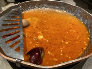 ギネス認定唐辛子を使った『激辛火鍋』が辛すぎて散々な目にあった。