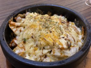 カプサイシンエキス入り！熱々の超激辛チーズブルダック丼に挑む！