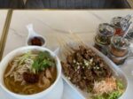 タイのプーケットで美味くて辛いトムヤムクンと串焼きを食べてみた!【Montree Cafe & Bistro】